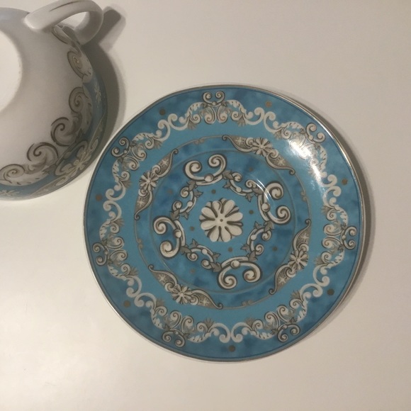 Grace’s Teaware Tea Cup and Saucer Set - Picture 4 of 6